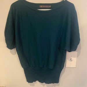 Outback Red jewel toned short sleeve wool blend sweater. Size M